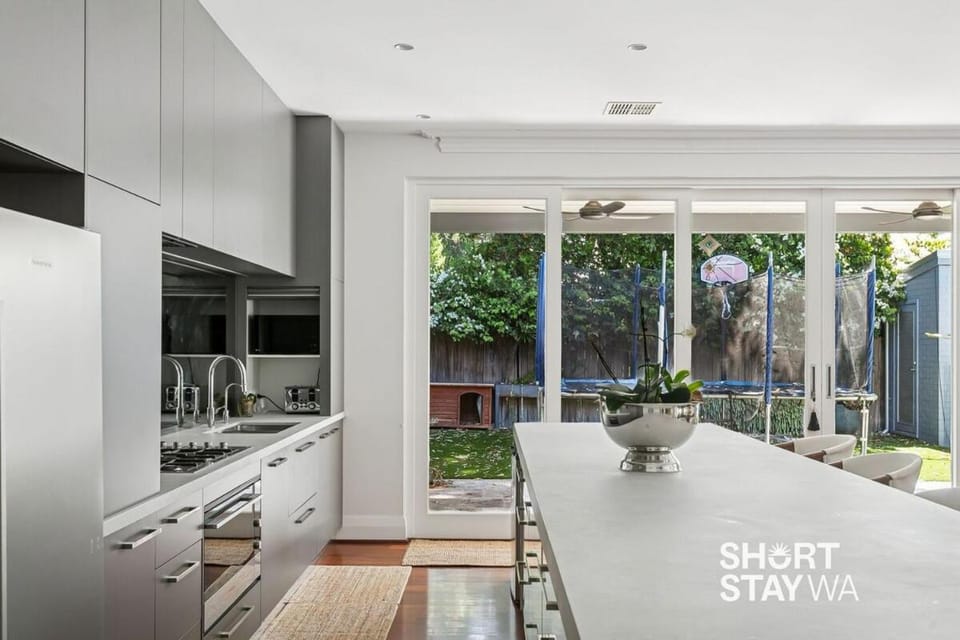 Bruce St House, Nedlands Apartment in Nedlands