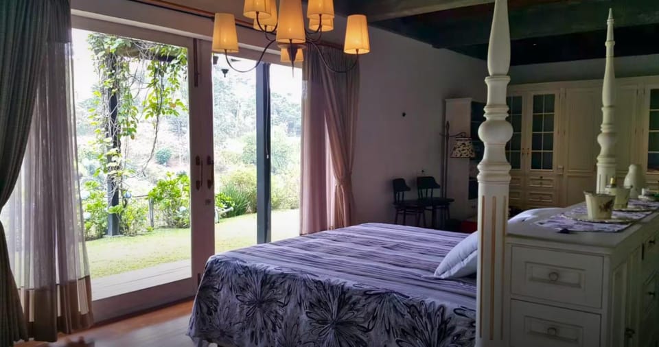 Le Ciel France Villa Dago Villa in Lembang