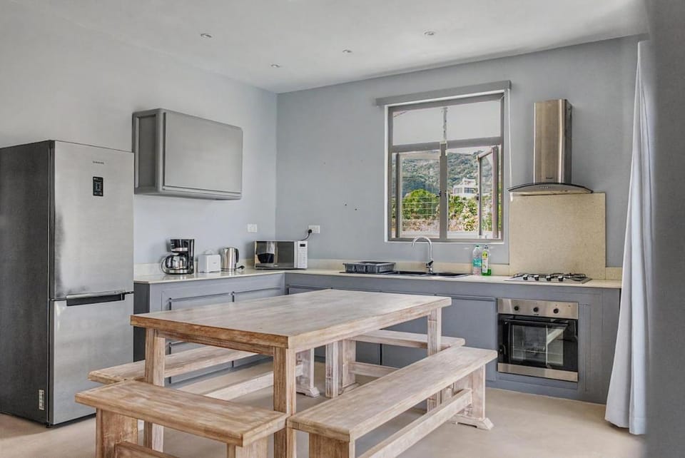 4BR La Gaulette - Mountain Views, Pool & Surf Apartment in Rivière Noire District, Mauritius