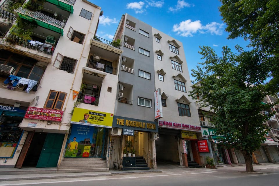Property building, Day, Neighbourhood, City view, Street view, Location
