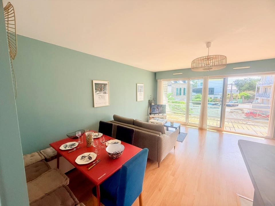 Le Primauguet, Terrasse sud, 50m Plage Apartment in Brittany