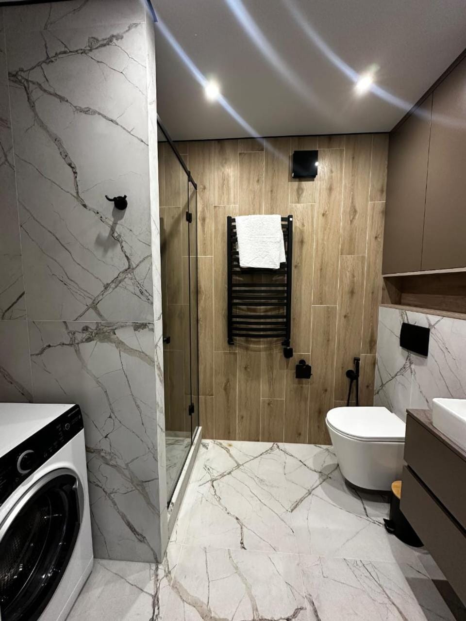 Апартаменти 2 кімнати Сихів вулиця Зелена 267 Apartment in Lviv