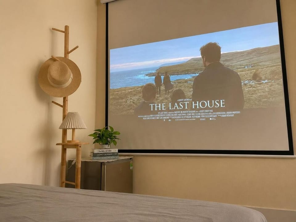 Communal lounge/ TV room, TV and multimedia, Photo of the whole room