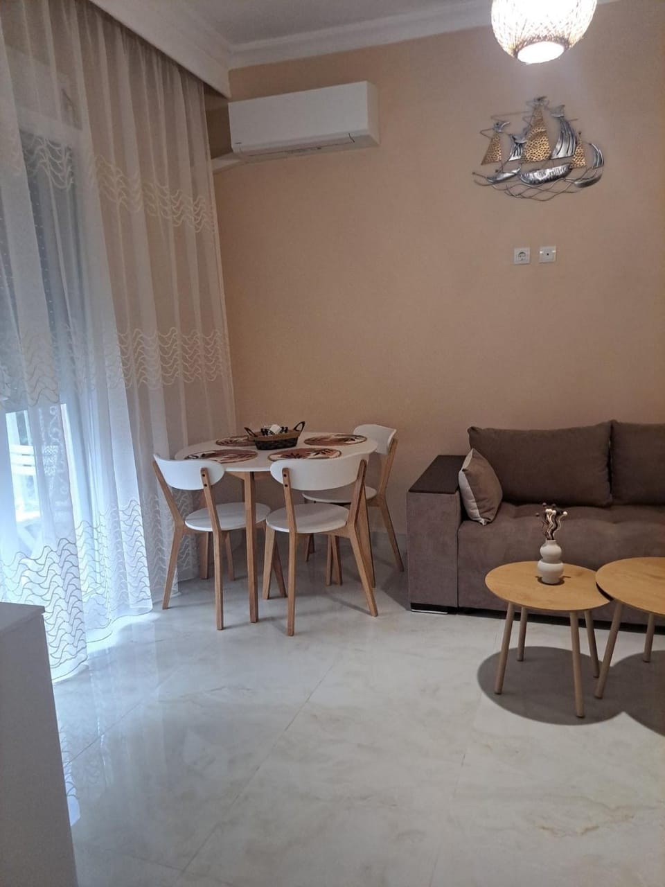 Living room, Seating area, Dining area, air conditioner