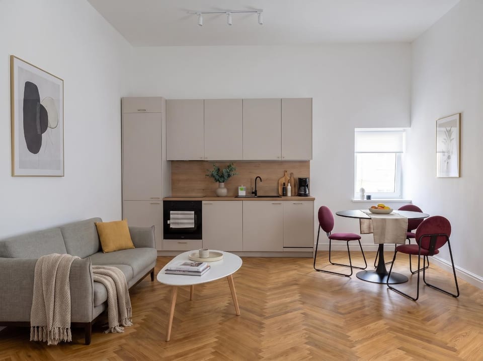 Coffee/tea facilities, Kitchen or kitchenette, Living room, Seating area, Dining area, pet friendly