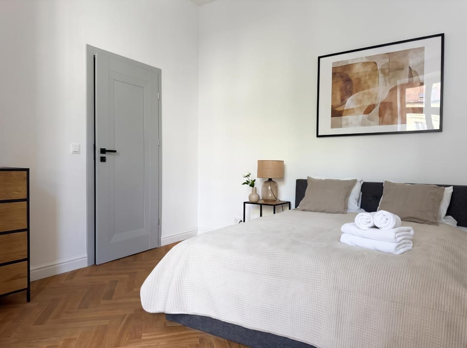 Bed, Photo of the whole room, Bedroom, towels, wardrobe