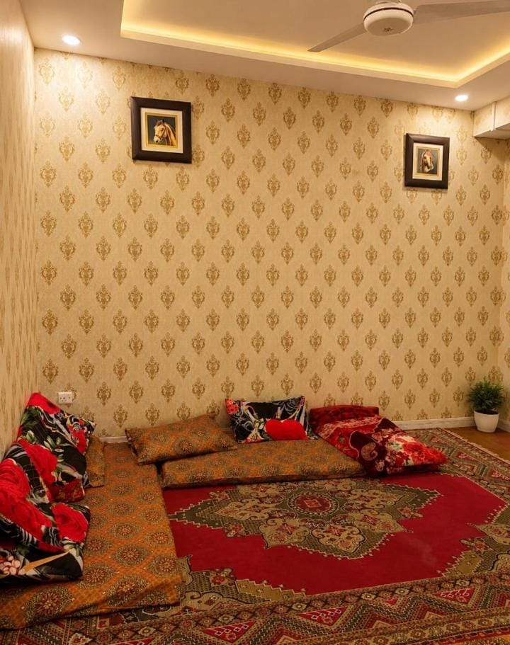 ZOYO Rooms 1 Bed Attach Bath F17 Markaz Islamabad Apartment in Islamabad Capital Territory