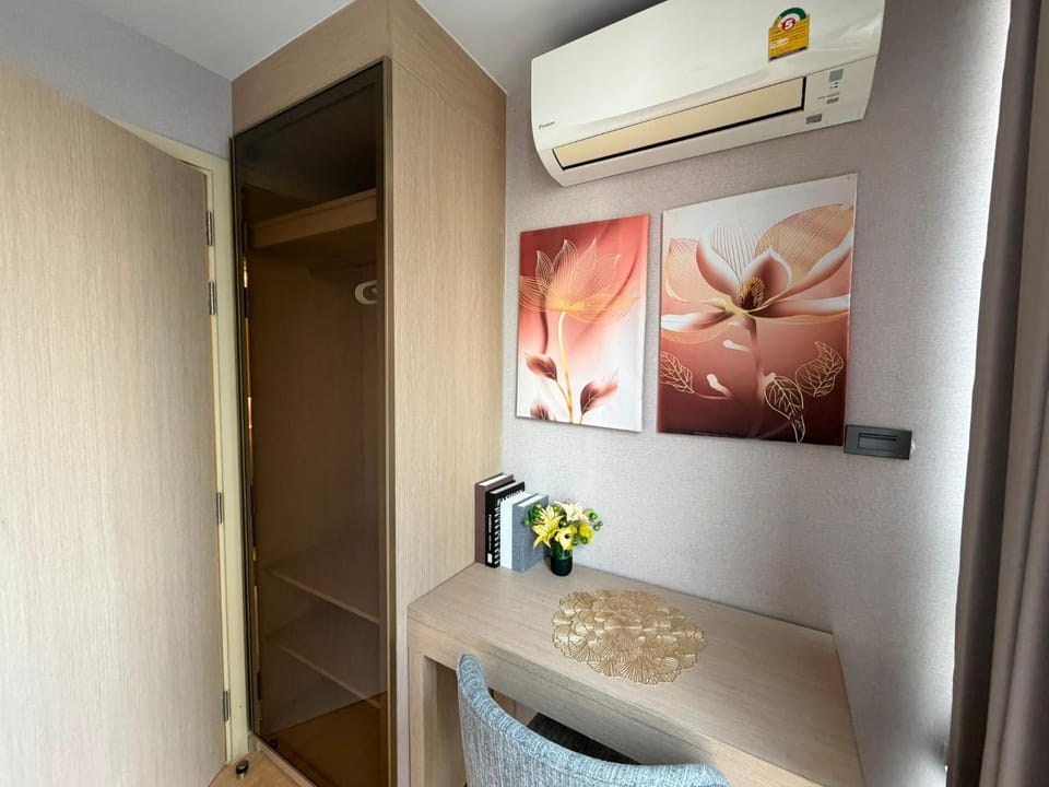 Walden asoke building Apartment in Bangkok