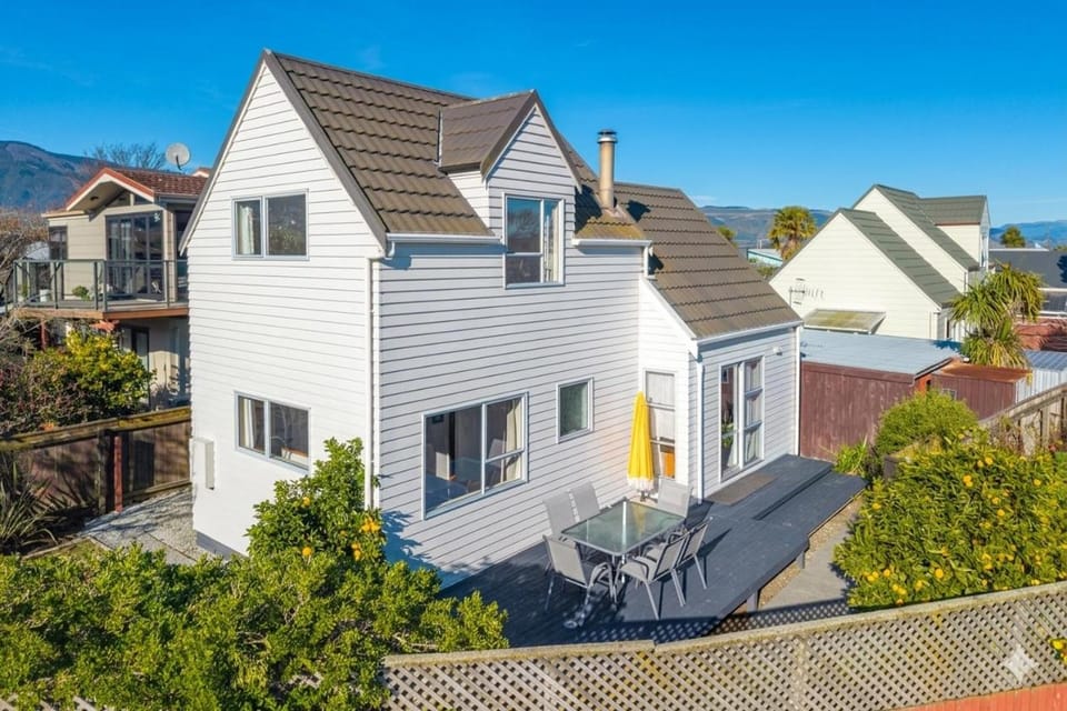 Tahunanui Beach Holiday Home House in Nelson