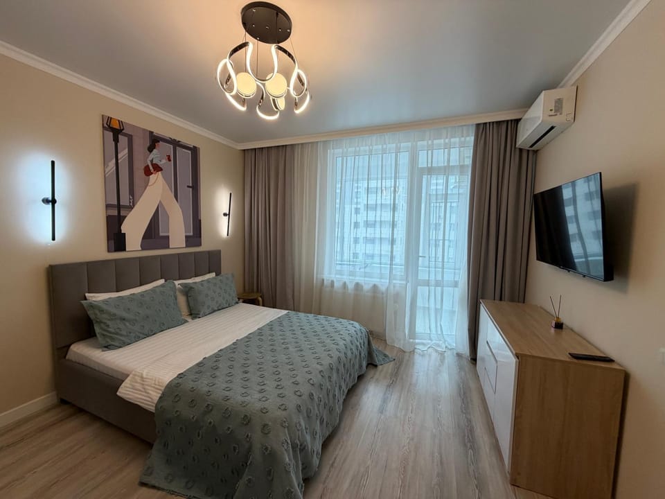 Bed, TV and multimedia, Bedroom