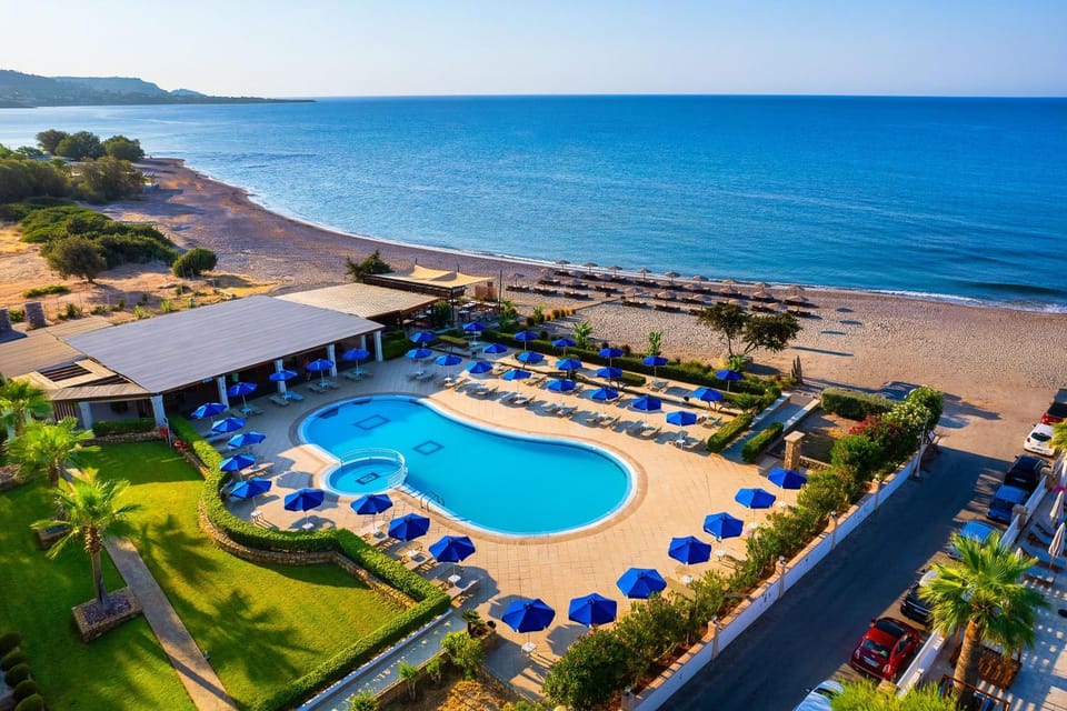 Beach, Pool view, Sea view, Swimming pool, sunbed