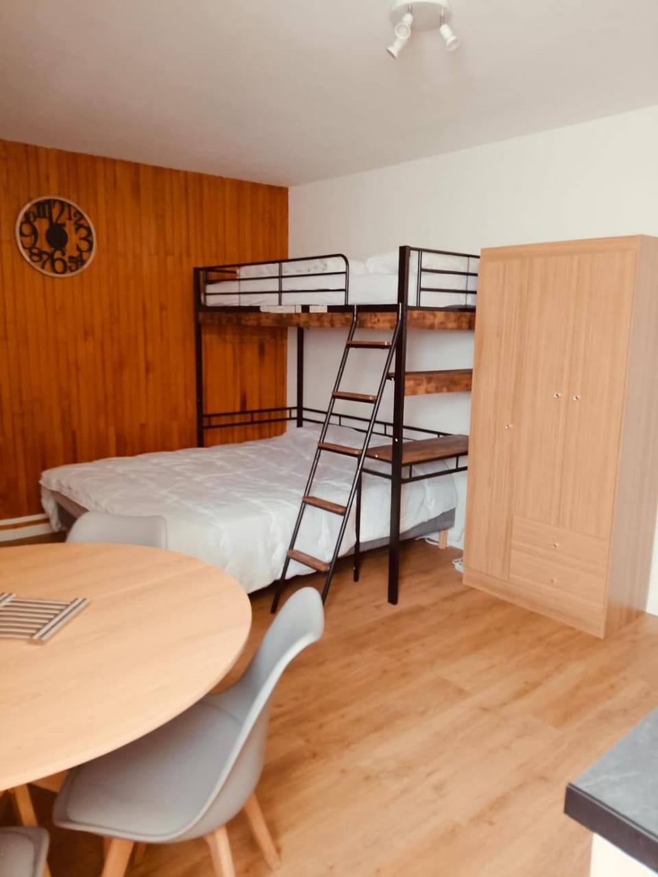 Studio charmant proche télécabine ski Méribel - cure thermale Cabin in Les Allues