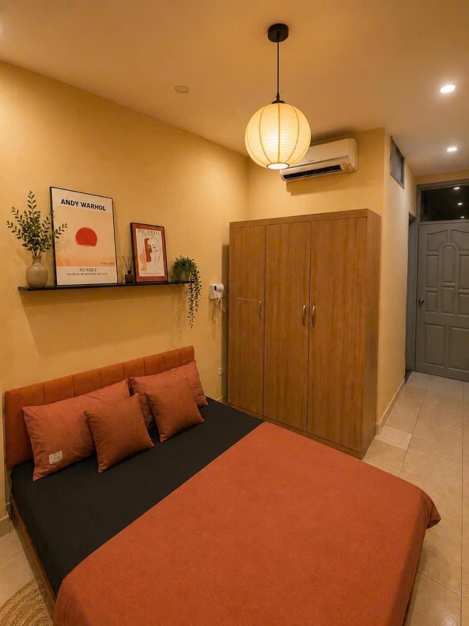 Photo of the whole room