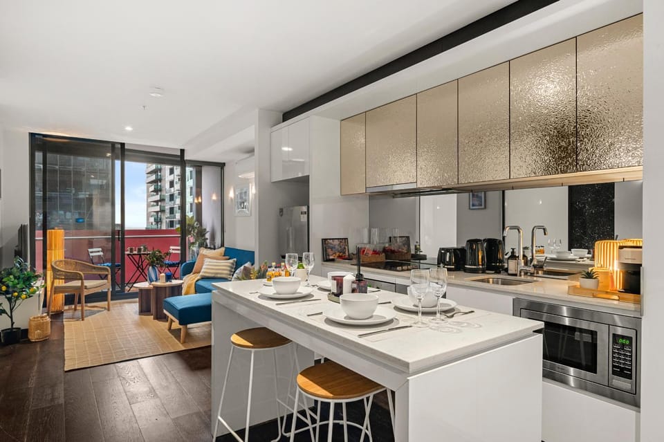 Kitchen or kitchenette, Living room, Seating area, Dining area, dishwasher, minibar, oven, pet friendly, stove, toaster