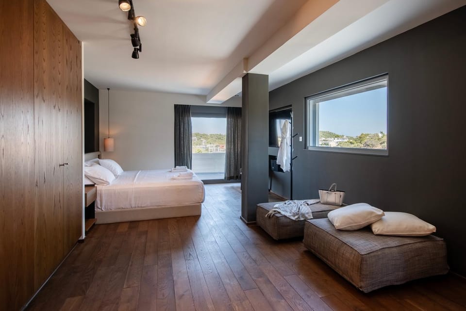 Vouliagmeni Heights Penthouse Apartment in Vouliagmeni