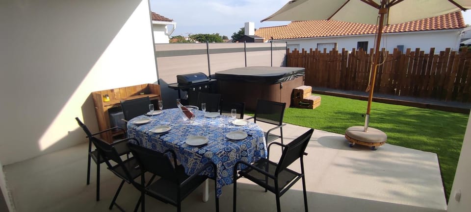 Patio, Dining area, Garden view
