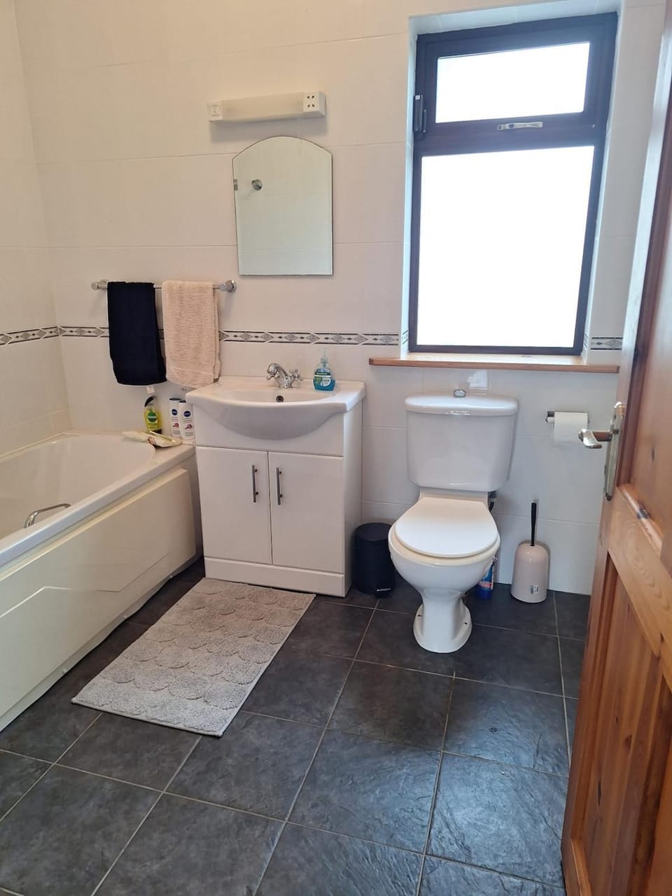 Toilet, Bathroom, Bath, towels