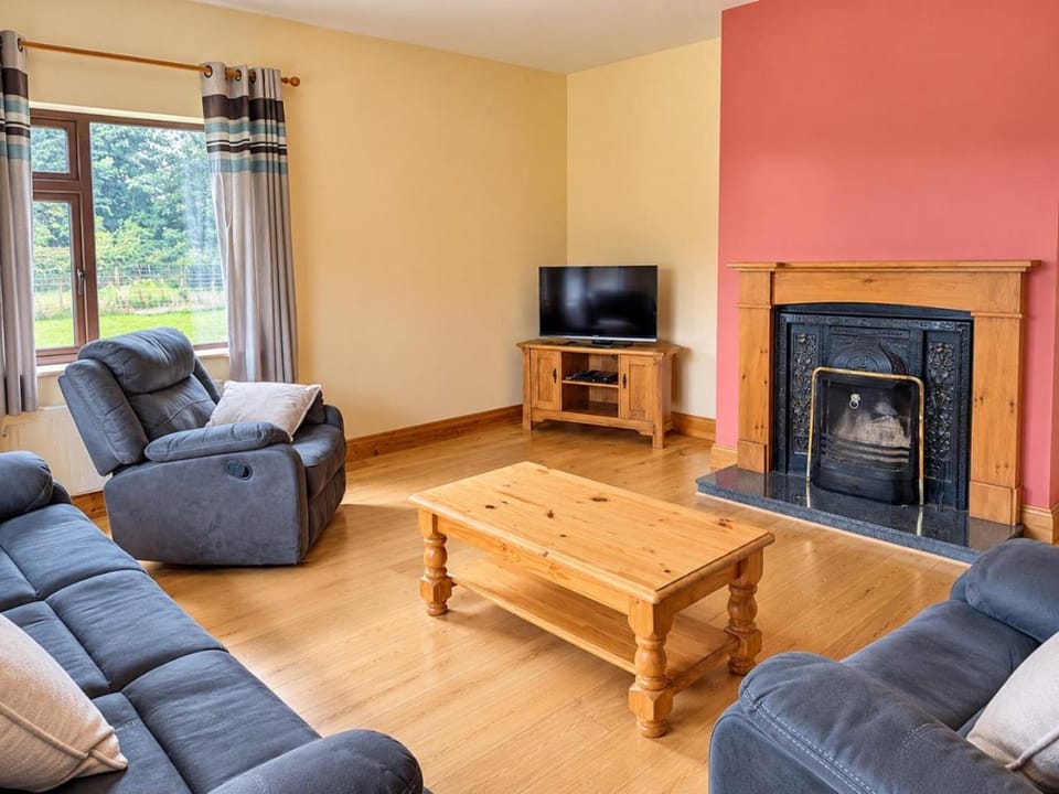 Charming 3BR Country Home Near Swinford House in County Sligo