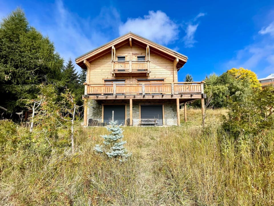 Property building, Garden, Garden view