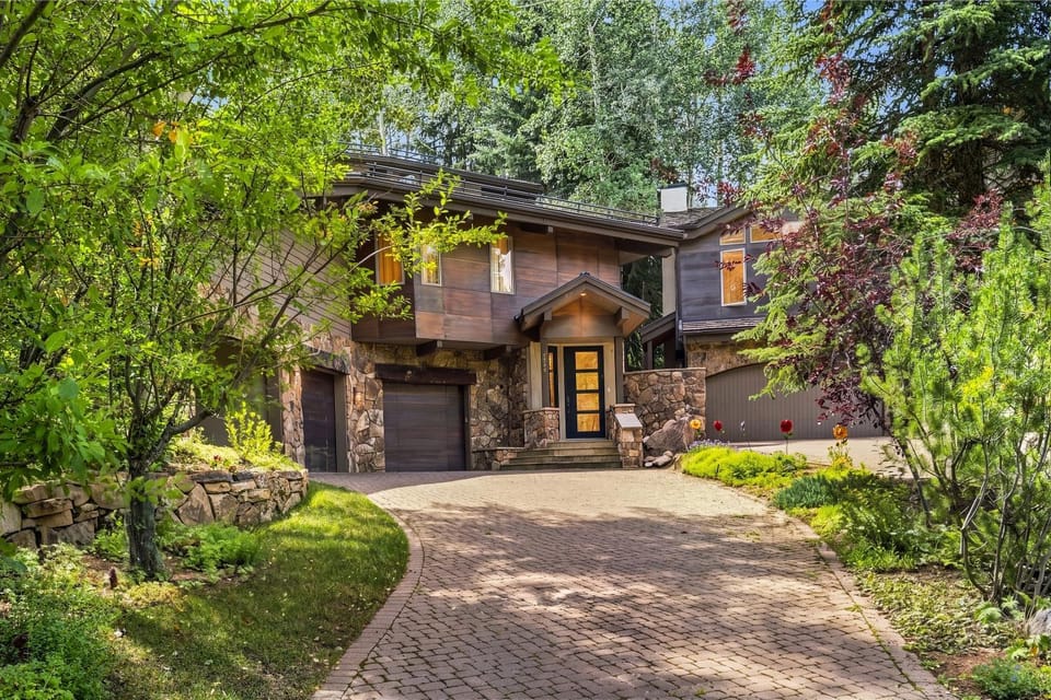 486 Forest Rd, home House in Vail