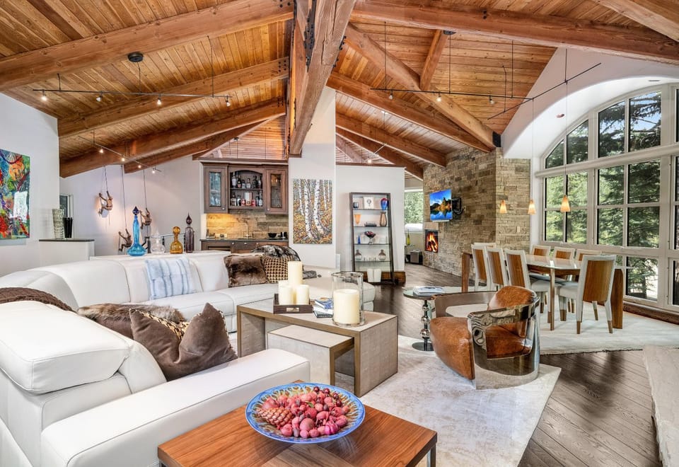 486 Forest Rd, home House in Vail