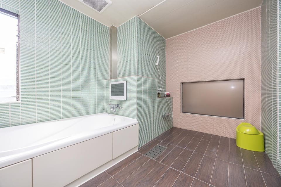 Bathroom, Bath