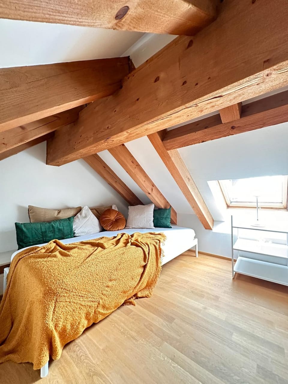 Bed, Photo of the whole room, Bedroom