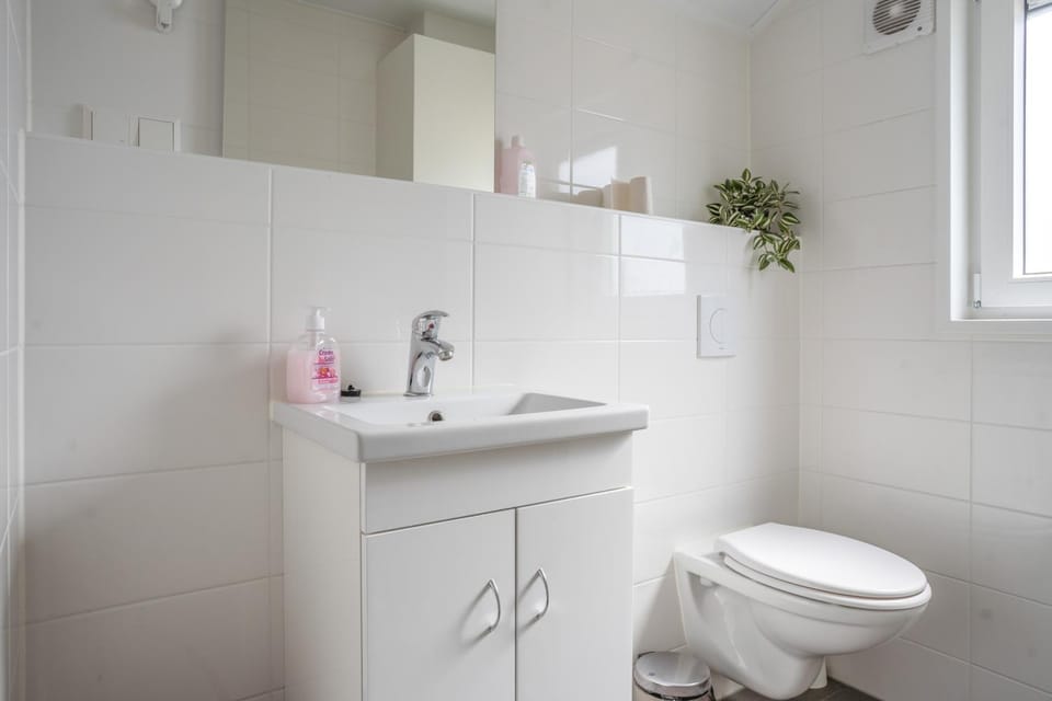 Bathroom, Living room