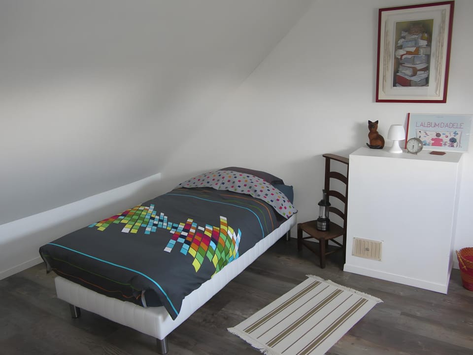 Property building, Living room, Bedroom