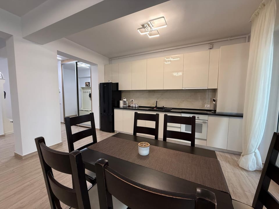 Calm Sea View Apartment in Constanța County
