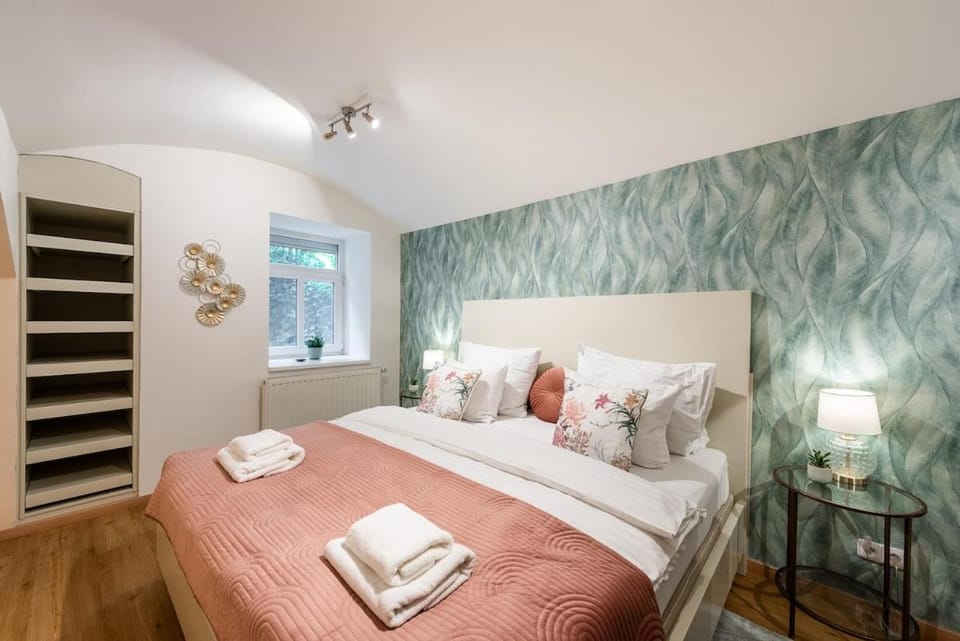Bed, Photo of the whole room, Bedroom, towels, wardrobe