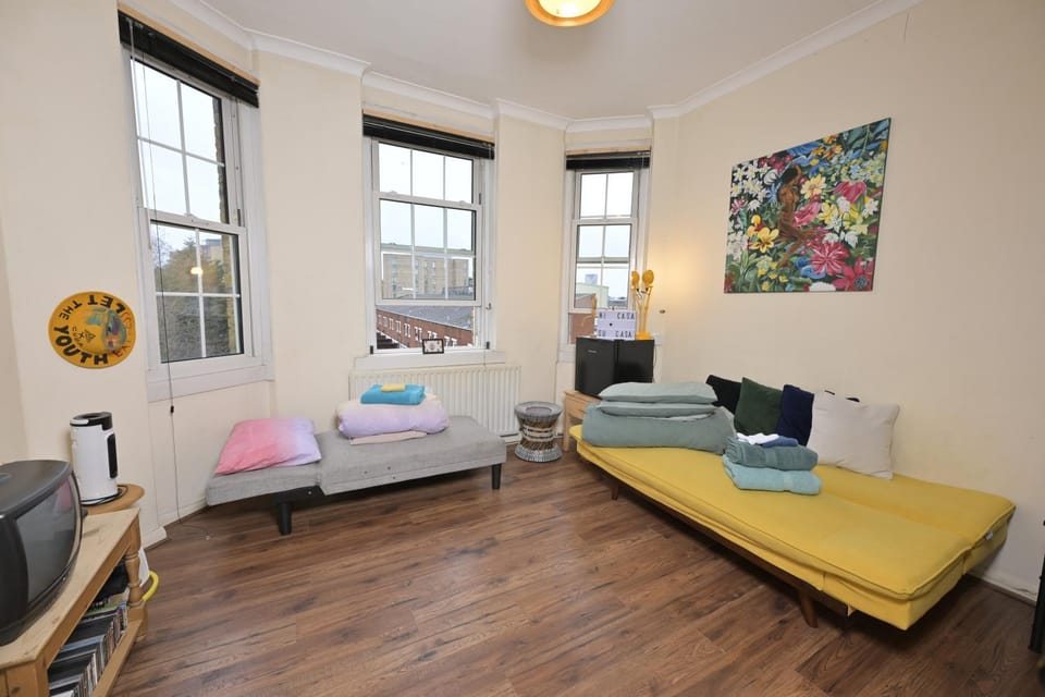 TV and multimedia, Living room, Photo of the whole room, Seating area