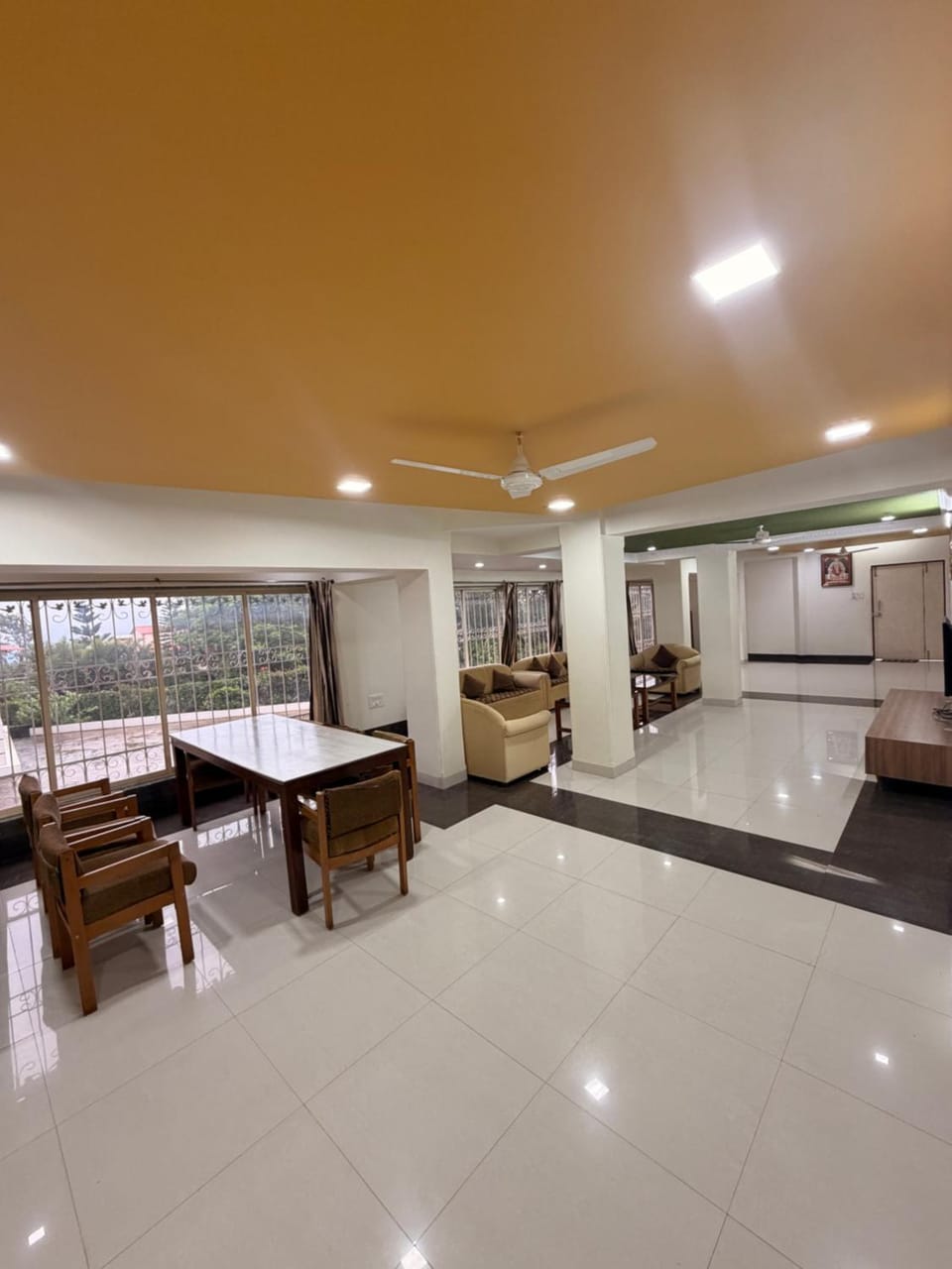 Living room, Dining area