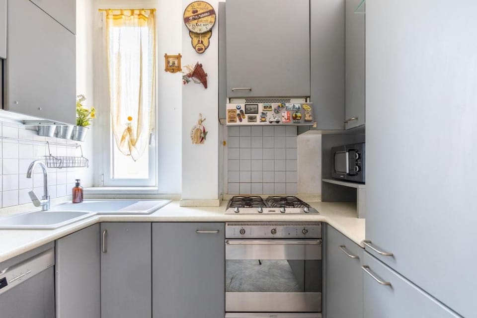 Navigli-Duomo - 3 Bedrooms, 2 Bathrooms & Terrace Apartment in Milan
