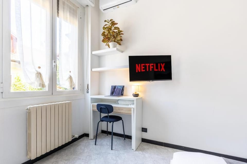 Navigli-Duomo - 3 Bedrooms, 2 Bathrooms & Terrace Apartment in Milan