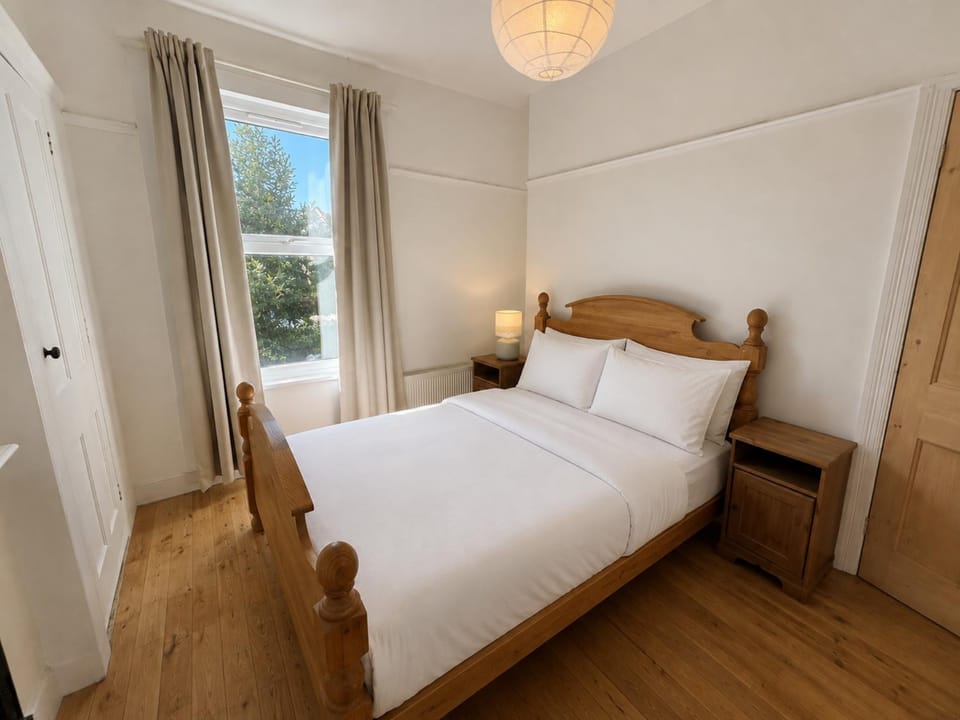 Spacious 3BDR Home with Garden in North London House in London
