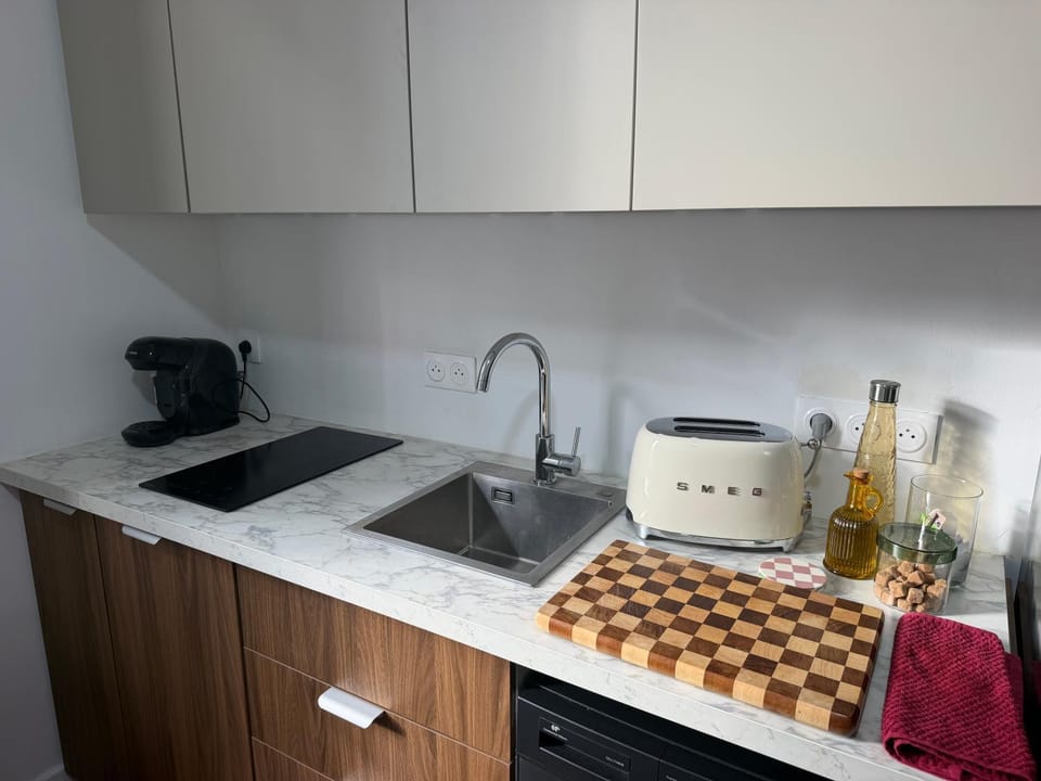stove, toaster