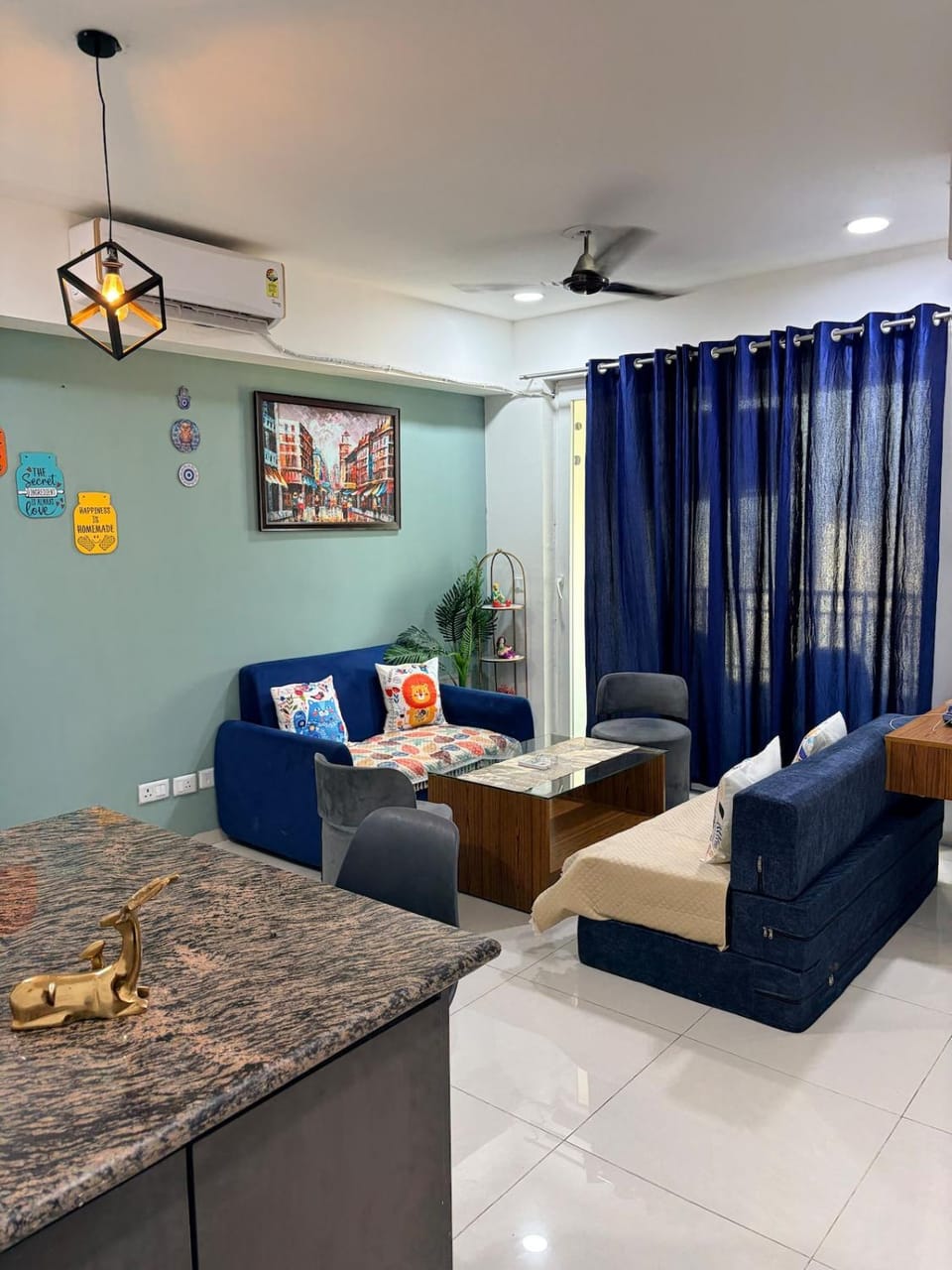Living room, Seating area