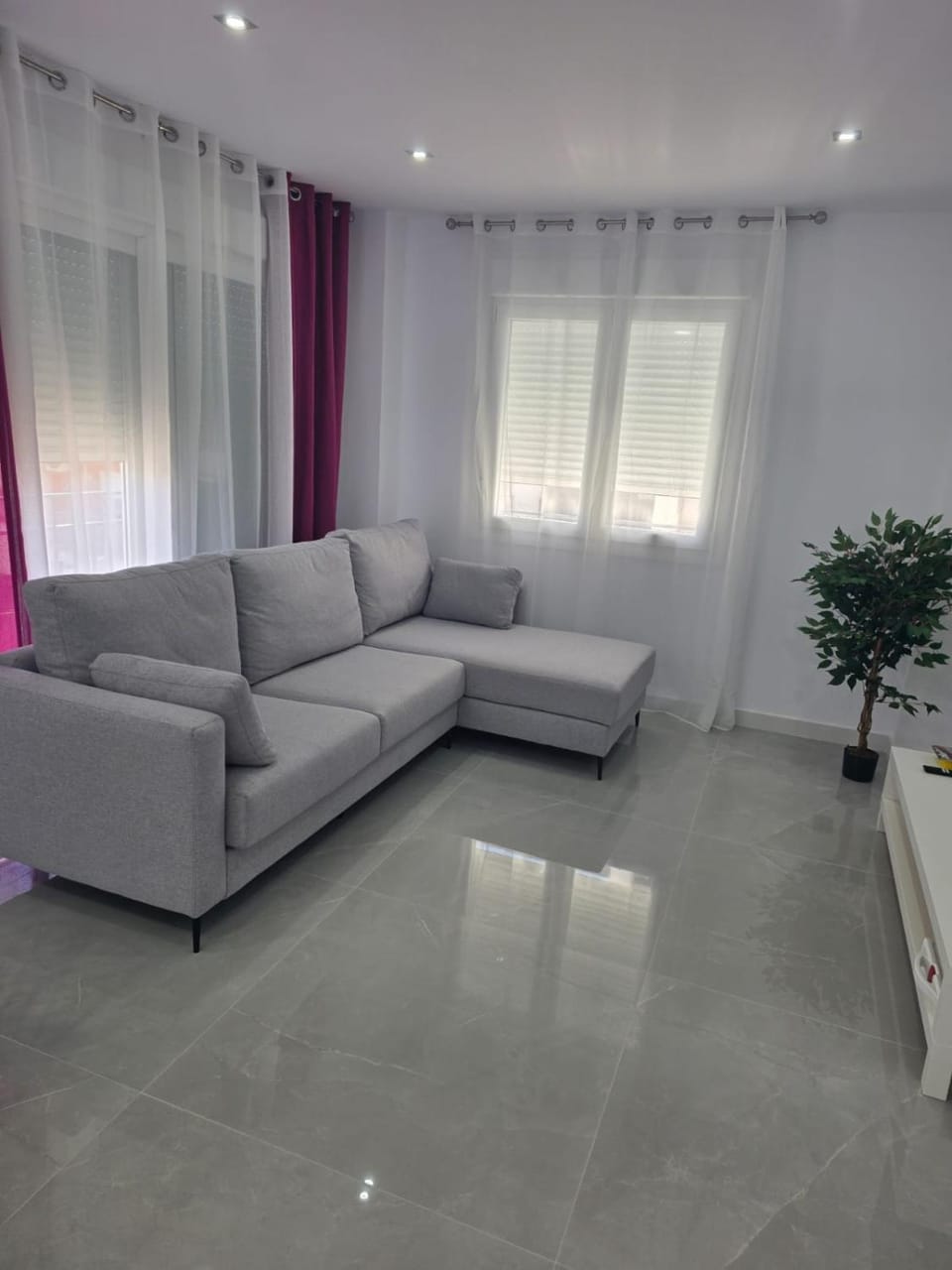 Communal lounge/ TV room
