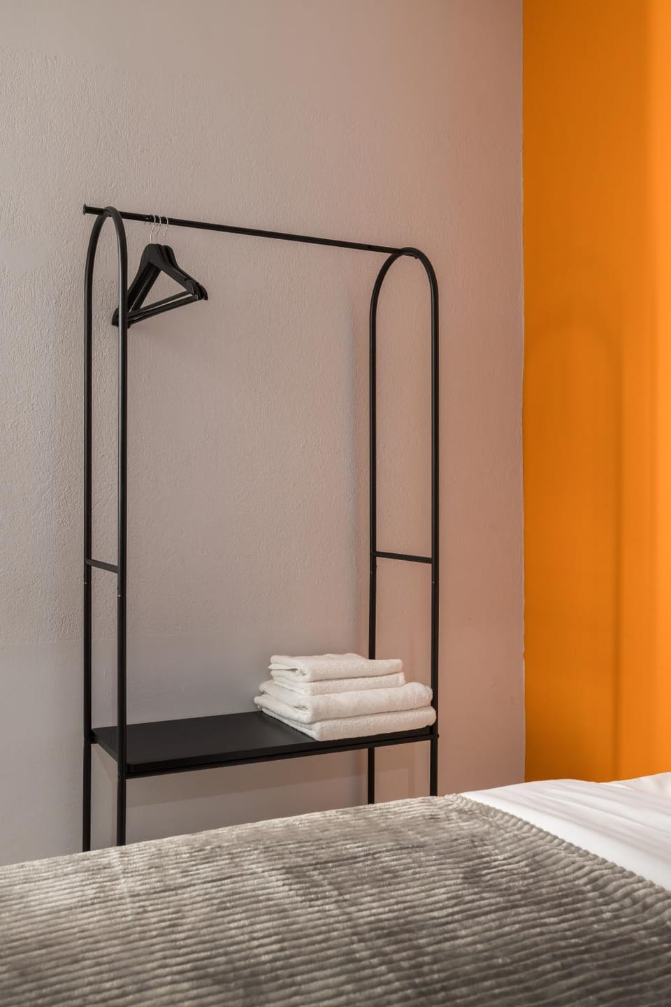 Bedroom, towels