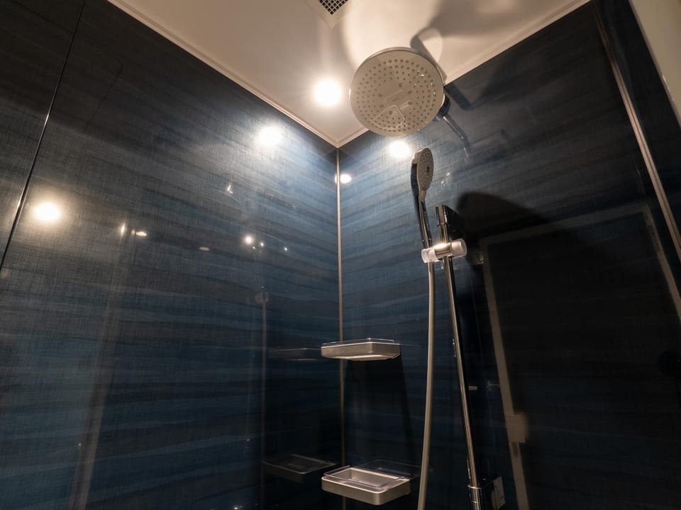 Shower, Bathroom, towels