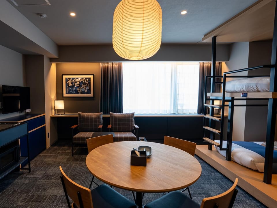 Bed, Dining area, Bedroom