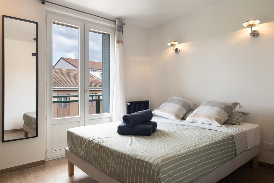 Les Deux Suites Apartment in Valence