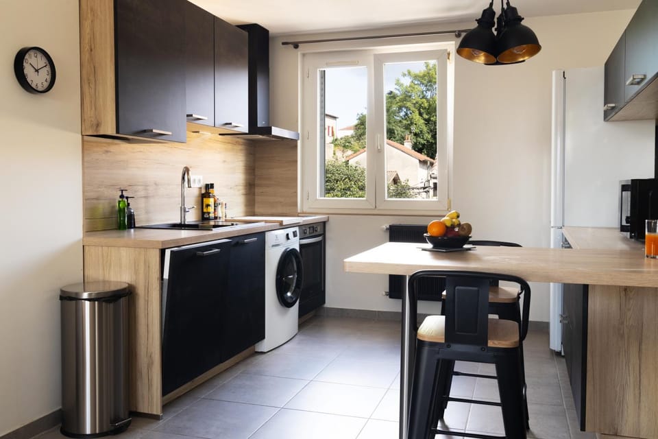 Les Deux Suites Apartment in Valence