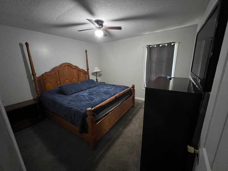 5BR Retreat near Ft Bragg & I-95 House in Fayetteville