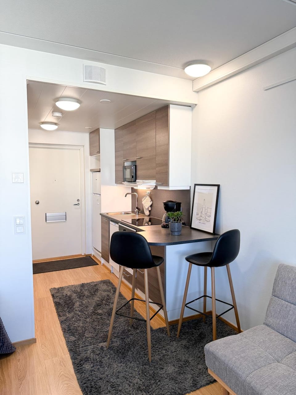 Kitchen or kitchenette, Dining area