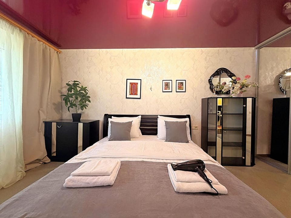 Bed, Photo of the whole room, Bedroom, wardrobe