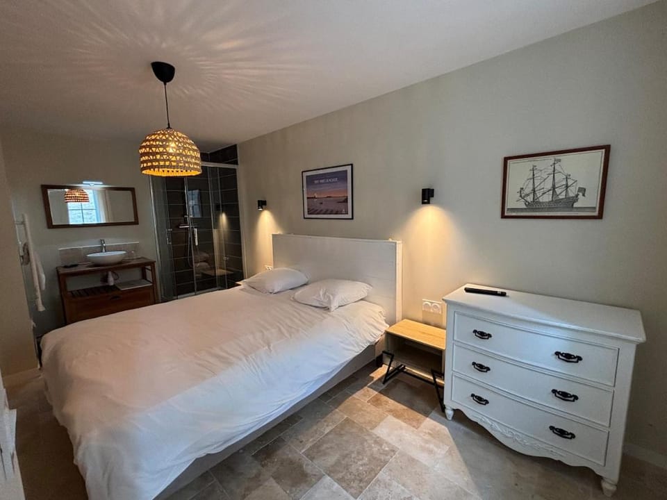 Bathroom, Bedroom