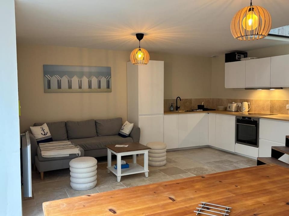 Kitchen or kitchenette, Living room