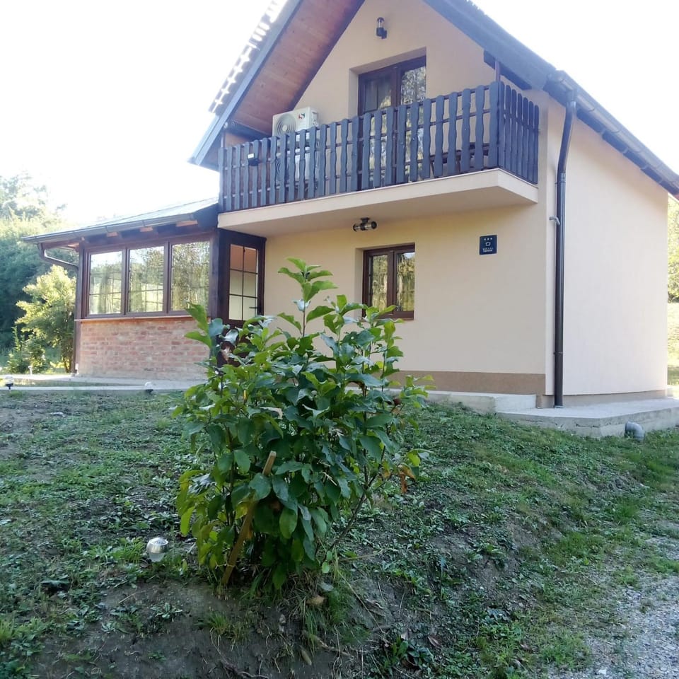 Holiday house Čardak nad borovima Chalet in Brod-Posavina County, Croatia